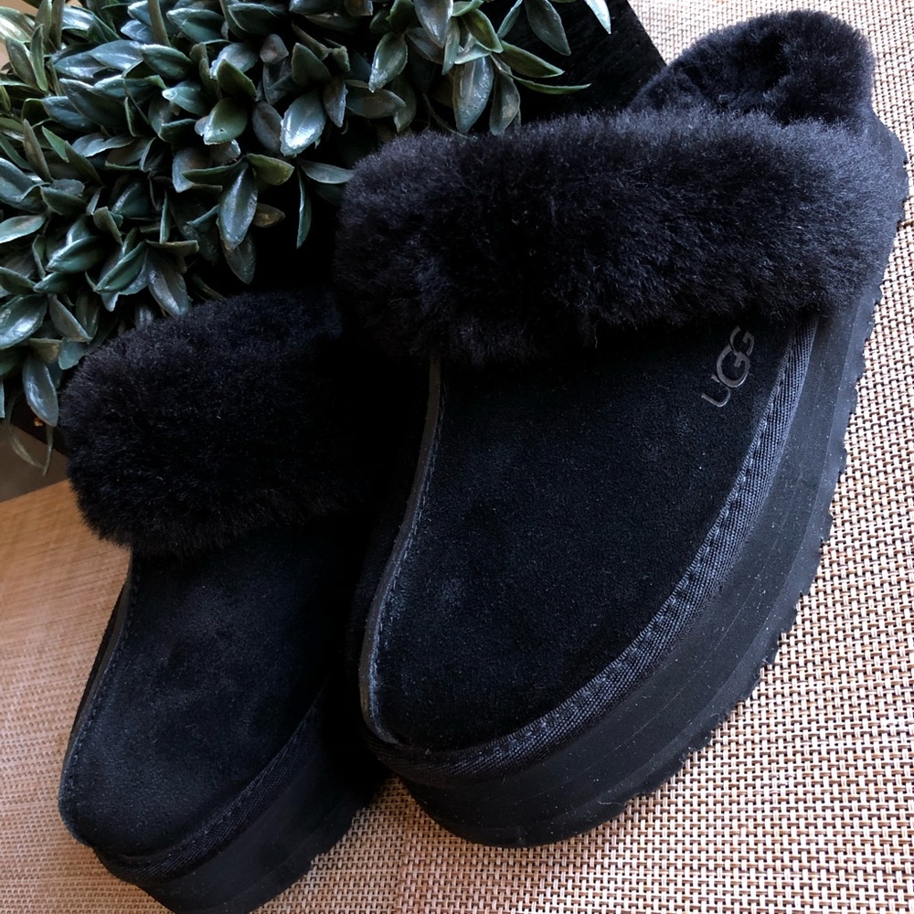 Uggs slippers
